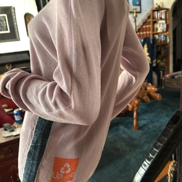 Light pink sweater with denim stripe and French graffiti - Picture 4 of 7